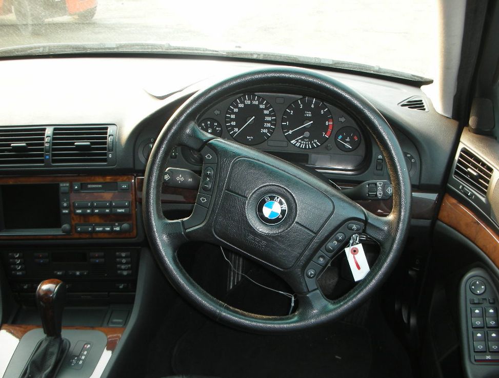  BMW 540 (E39) 1996-2004 :  6